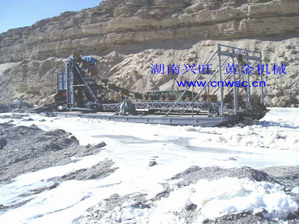 淘金設(shè)備廠家,淘金船定制,淘金船價格,湖南淘金船,瀏陽采金船,興旺挖金船,專業(yè)采沙船,洗砂機(jī),鉆石開采